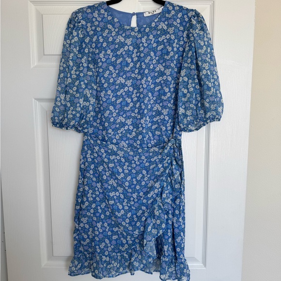 NA-KD frill detail mini dress in blue floral print - Picture 10 of 13